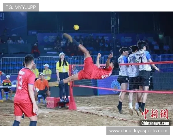 “沙滩手球：运动员之间的极速对抗，紧张刺激”